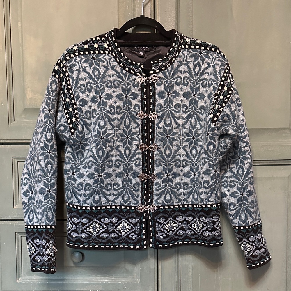 SOLD Icelandic Design Scandinavian Cardigan